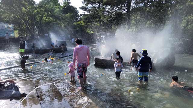 郷土の森、水遊びの池3